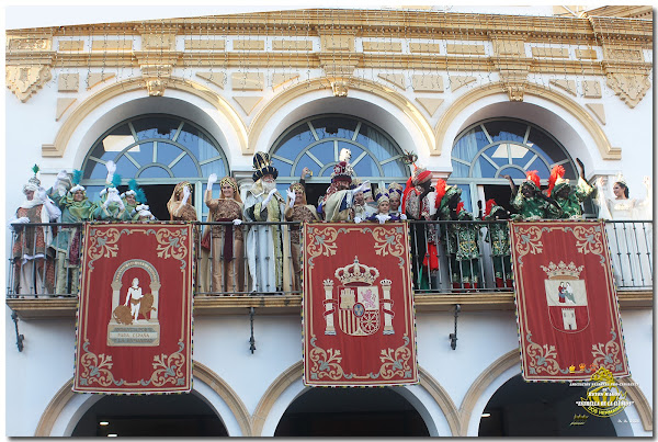 Presentando a la Ciudad de Dos Hermanas