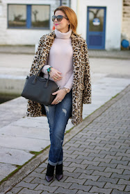 zara leopard coat, leopard faux fur coat, pink sweater, fabi heels, givenchy antigona bag, fashion and cookies, fashion blogger