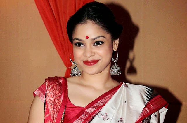 Sumona Chakravarti HD Wallpaper