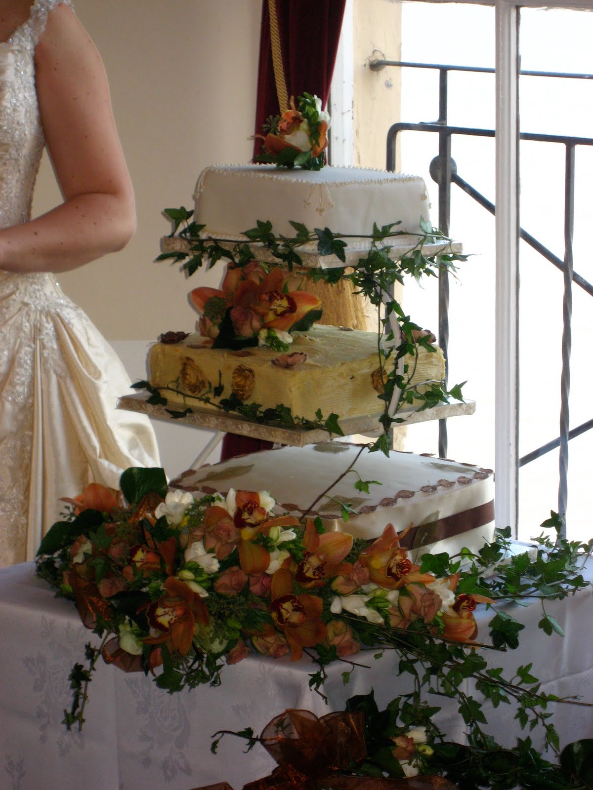 50th-wedding-anniversary-cakes