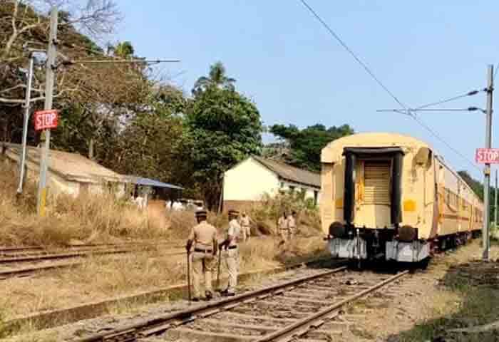 Kannur, News, Kerala, Accident, Train, Woman, Railway employee, Found Dead, Kannur: Railway contract employee found dead in railway track.