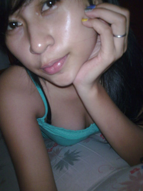 Si Tante Montok Lagi Narsis  Foto Bugil 2016