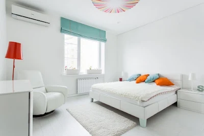 Minimalist bedroom with nice accent color idea