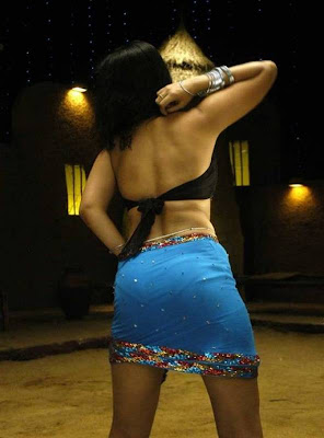 Nikitha Hot Sexy Back and Hip Show Photos