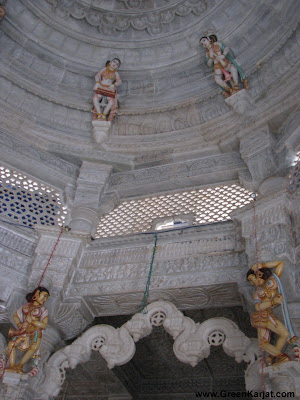 craved ceiling of neminath temple