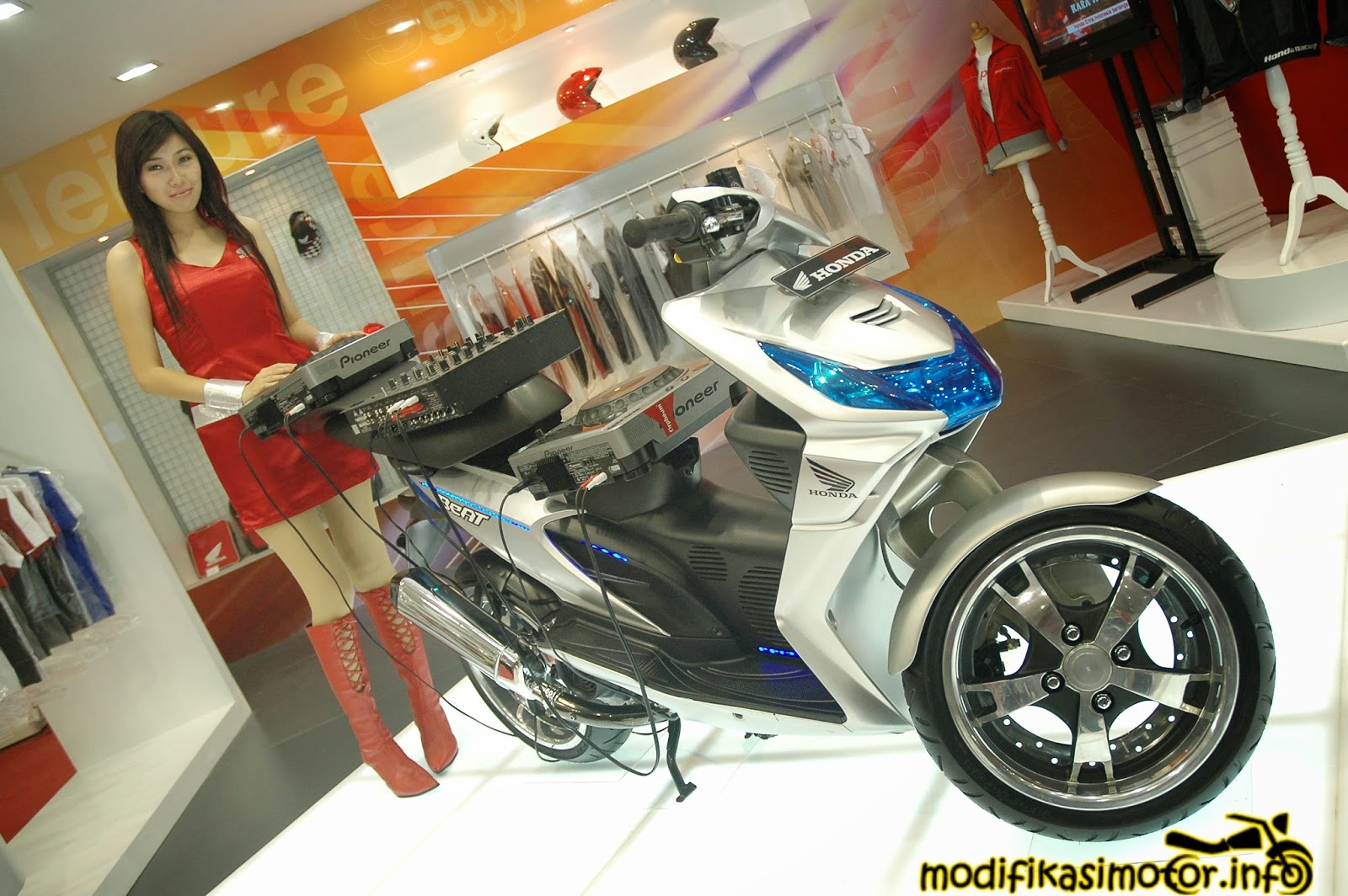 CARA SERVIS MOTOR YANG MUDAH Gambar Modifikasi Motor Honda Beat