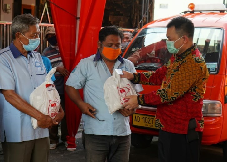 Peduli Sopir Angkutan di Wonogiri Kesekian Kalinya LKP Matematika Indonesia Bagikan Sembako 