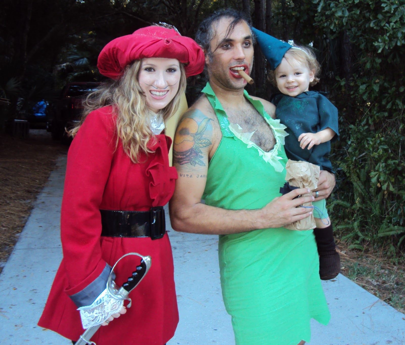 HOMEMADE HALLOWEEN: PETER PAN AND CAPTAIN HOOK COSTUMES