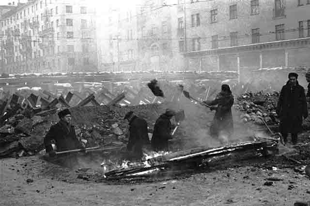 Defense of Moscow, 15 November 1941 worldwartwo.filminspector.com
