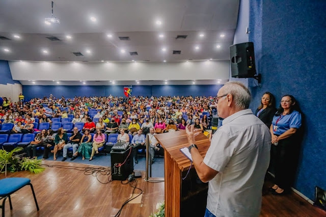 Cícero Lucena participa de abertura do Projeto de Formação Continuada para profissionais da Educação