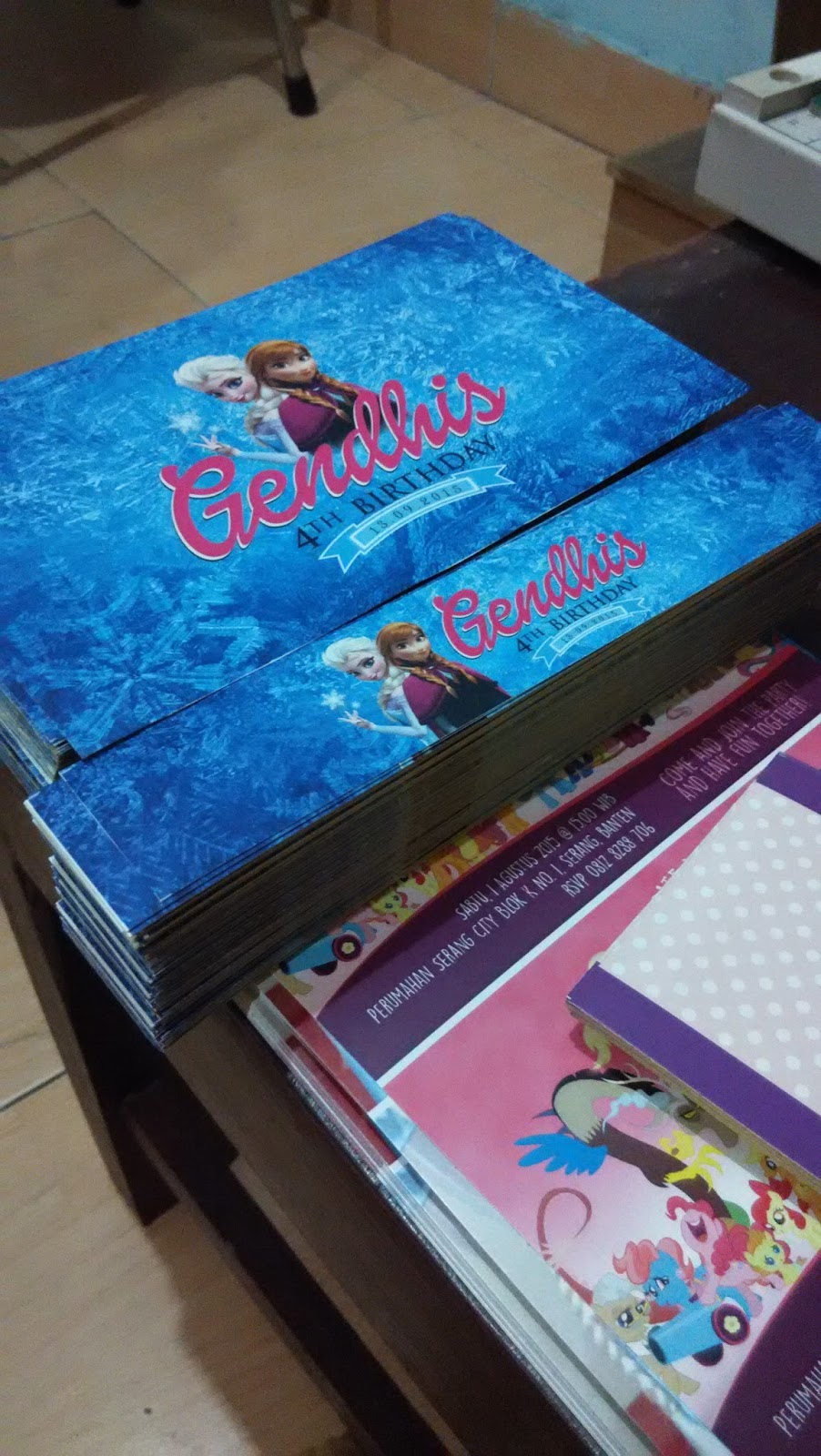 ATARO DESIGNS Stiker  Label Ulang  Tahun  Ultah Anak  Tema Frozen