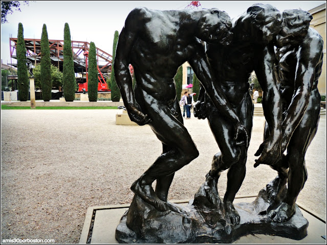 Las Tres Sombras en el Jardín de Esculturas de Rodin de Stanford