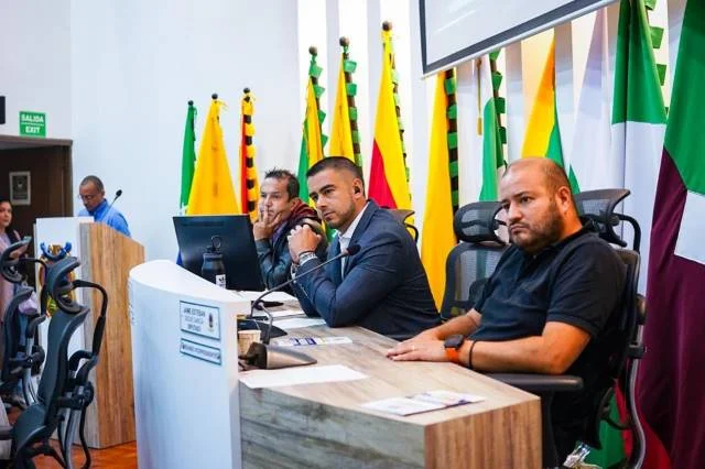 En la Asamblea se debatió sobre el proyecto de ordenanza que reconoce la titánica labor de las madres y padres comunitarios