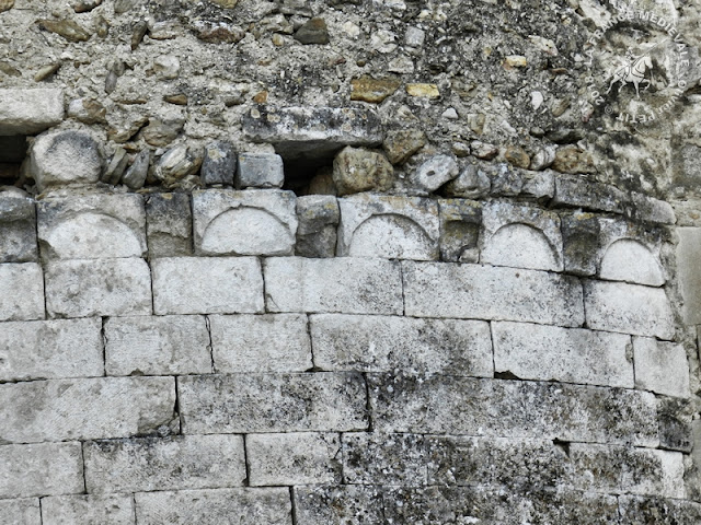 RICHERENCHES (84) - Commanderie templière et hospitalière