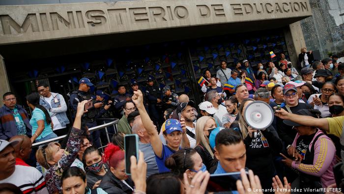 El gobierno de Venezuela asfixia a la autonomía universitaria