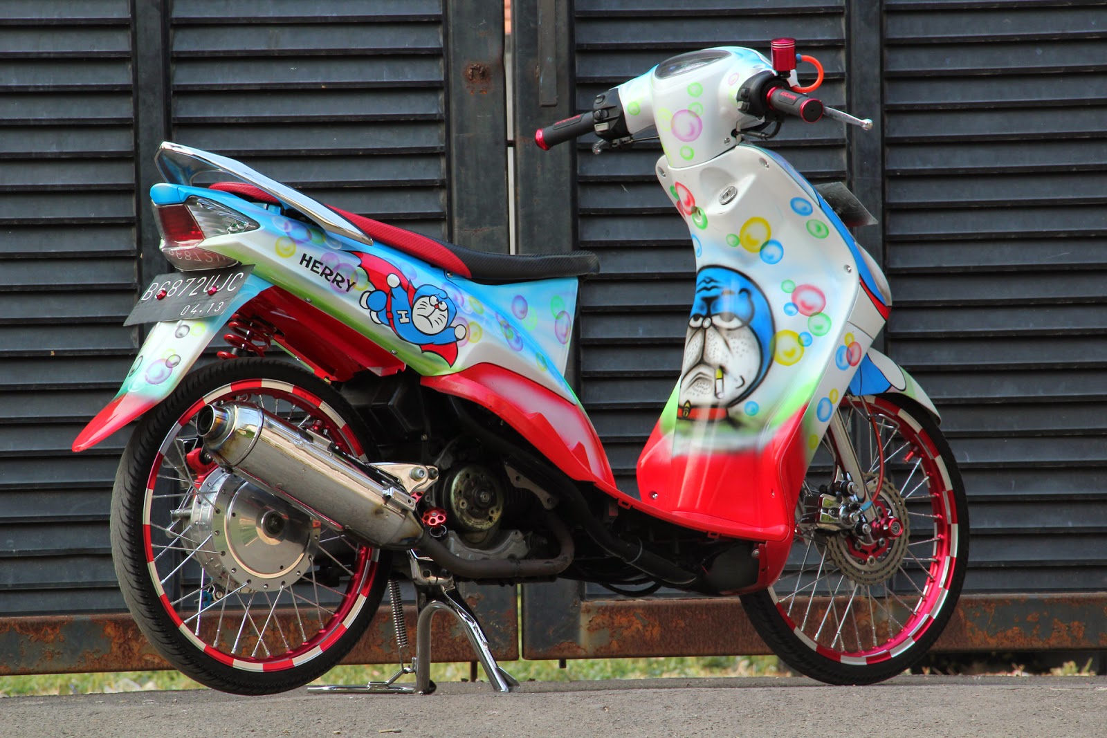 1 Sosok Doraemon Di Yamaha Mio 2008 Wallpaper Car And Motorcycle