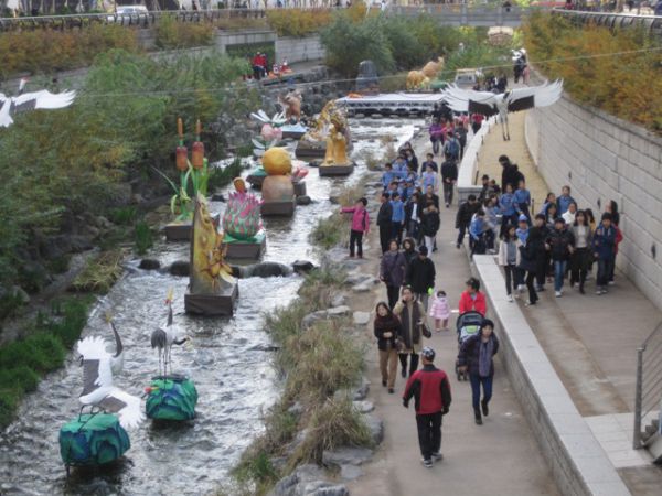 Sungai Cheonggyecheon (seoul), Sungai Bersih Ini Dulunya Kumuh Dan Kotor [ www.BlogApaAja.com ]