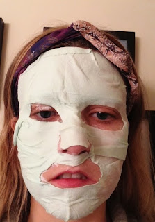 Montagne_Jeunesse_Dead_Sea_Mud_Spa_mask_on_example_facemask