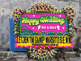 Bunga Papan Happy Wedding - Utami Florist