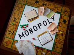 NACHGEMACHT - Spielekopien aus der DDR: Monopoly