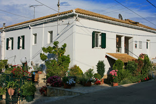"White House" in Kalami. Corfu. Greece. "Белый дом" в Калами. Корфу. Греция.