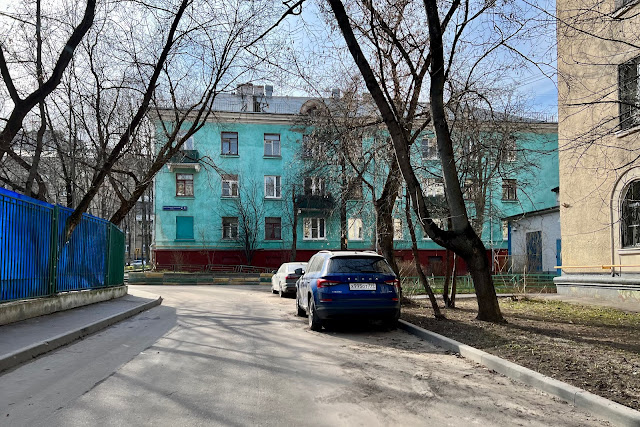 улица Екатерины Будановой, дворы, жилой дом 1955 года постройки