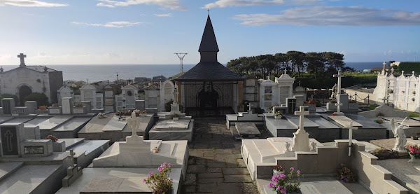 Cementerio de Puerto de Vega. Ruta alternativa del Camino del Norte