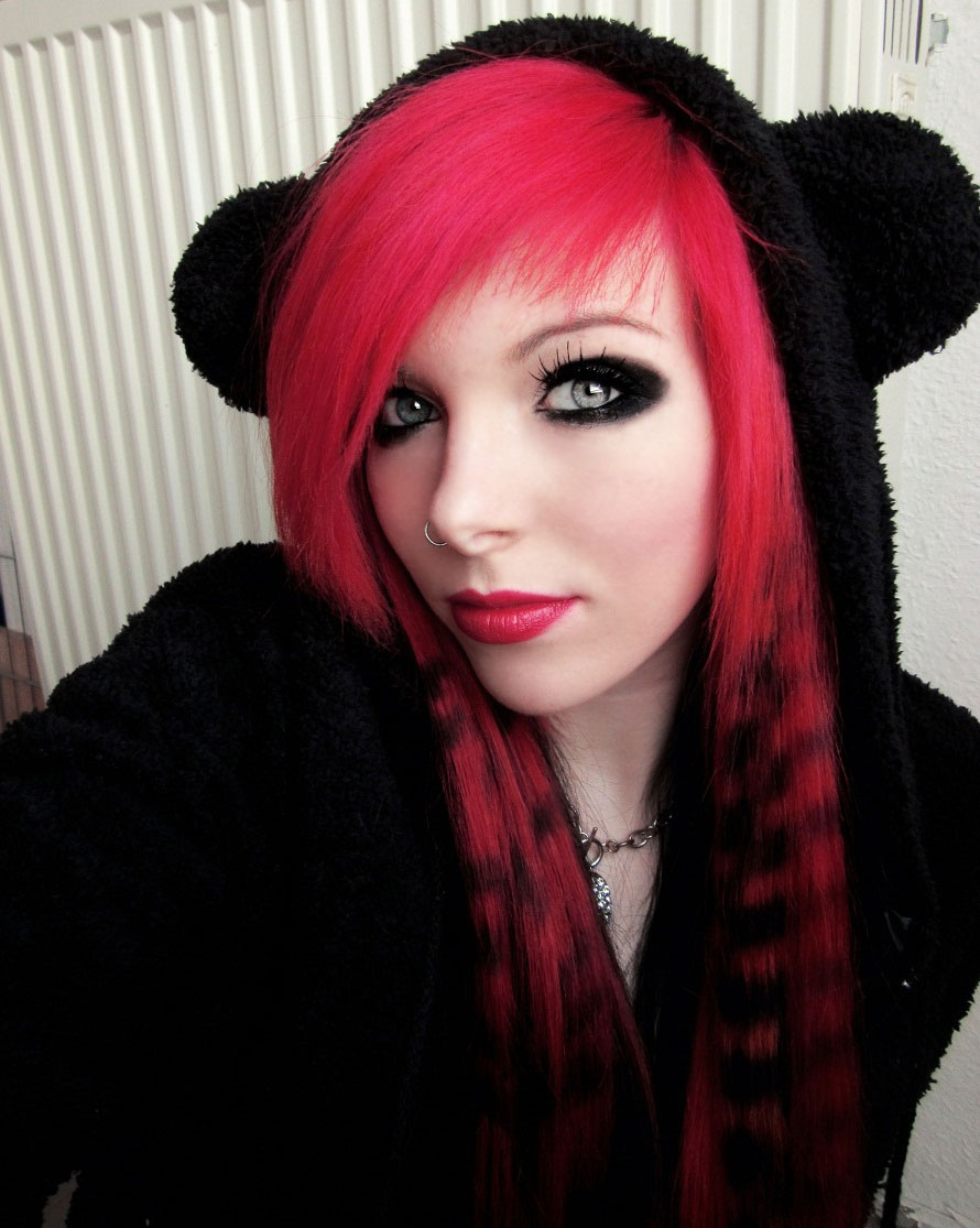 Emo Hairstyles For Girls - Get an Edgy Hairstyle to Stand ...