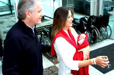Ticiane Pinheiro com a filha e o marido Roberto Justus