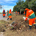 Prefeitura de Manaus realiza ação de limpeza na estrada da Vivenda Verde