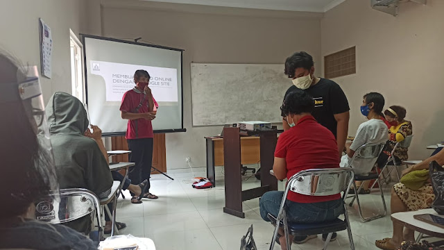 Berdayakan Ekonomi Umat, Gereja Santo Paulus Miki Adakan Pelatihan Pembuatan Toko Online