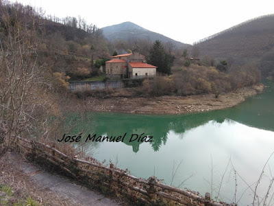 Embalse de Tanes, Caso e Iglesia de Sta María. Grupo Ultramar Acuarelistas