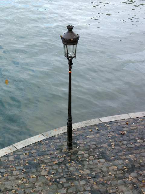 Quai de Bourbon seen from above, Place Louis-Aragon, Île Saint-Louis, Paris