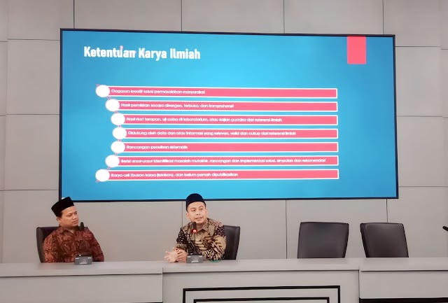 Mengenalkan Penulisan Ilmiah  dalam kunjungan STIUSQ Al-Ihya Subang
