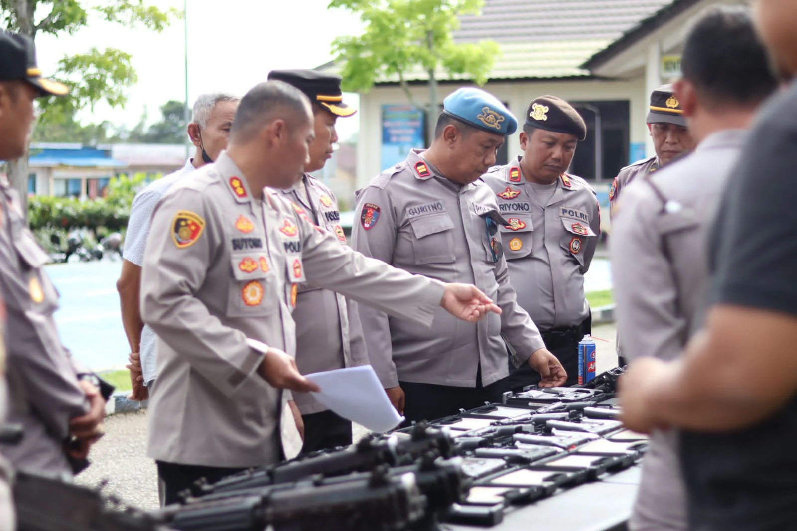 Kapolres Sekadau Pimpin Pengecekan Senjata Api Dinas