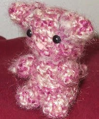 http://translate.google.es/translate?hl=es&sl=auto&tl=es&u=http%3A%2F%2Fwww.crochetville.com%2Fcommunity%2Ftopic%2F87937-mohair-amigurumi-kitten%2F