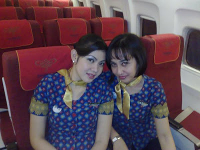 Foto Seksi Viena Dewi Pramugari Sriwijaya Air 