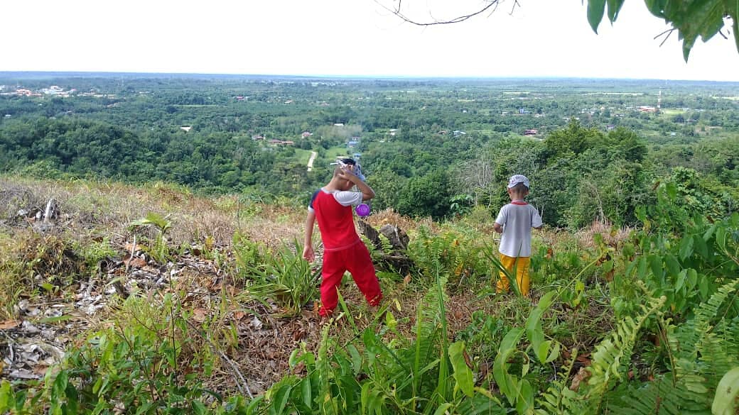 Menjejaki Bukit Tinubau