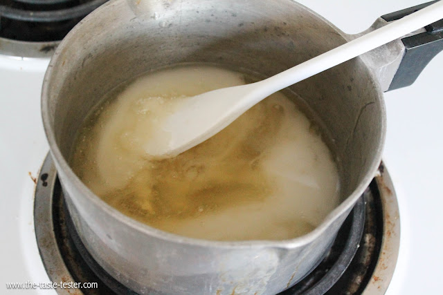 Homemade Marshmallows--- Surprisingly easy and perfect for holiday gifts or a cup of hot cocoa on a cold winter day. www.the-taste-tester.com