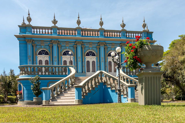 Palacete Leão Júnior (Solar dos Leões) na Av. João Gualberto.