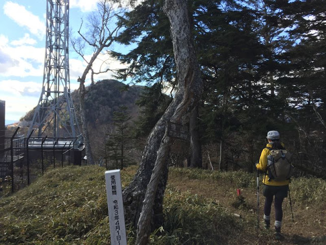 半月山の手前にある狸山