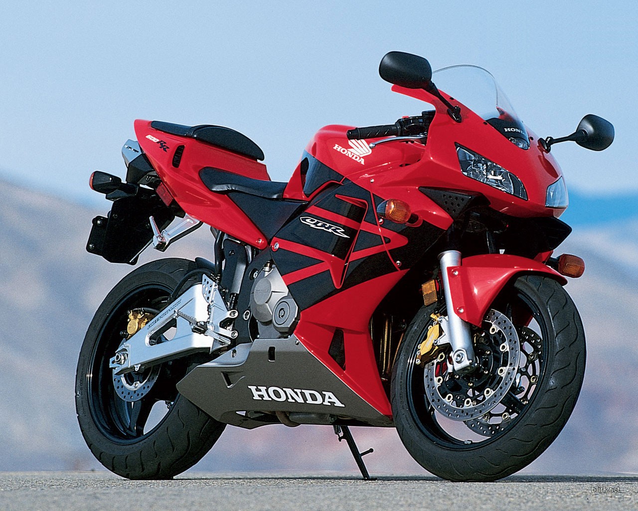 Motorcycle Review's: Amazing Honda CBR 600 RR