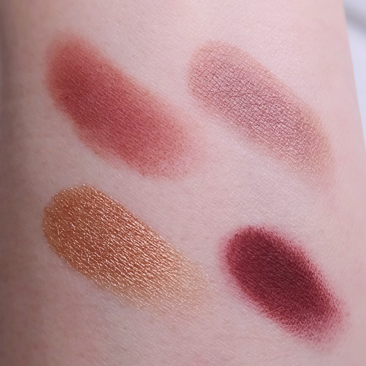Chanel Fall Winter 2022 Makeup Collection Review Swatches