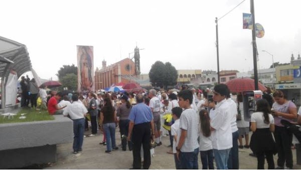 Se manifiestan en Guadalajara contra obra que “se burla” de la virgen de Guadalupe