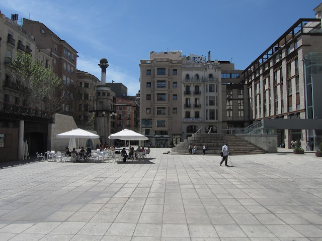 Camí de Sant Jaume de Compostela, etapa Juneda a Lleida; plaça de Sant Joan a Lleida