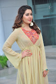 Rashi Khanna new glamorous photos-thumbnail-15