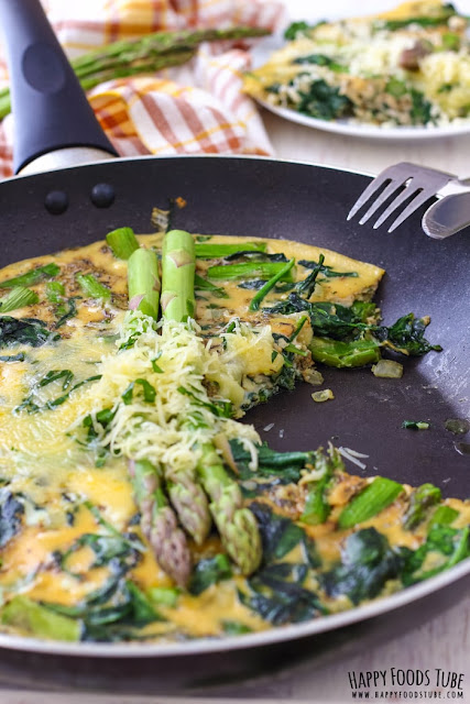 Spinach and asparagus frittata from Happy Foods Tube; used with permission.