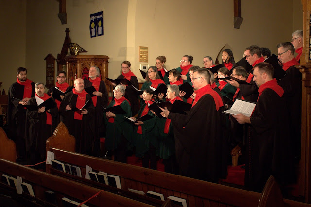 Pierre Massie and his Stairwell Carollers Dec 9 2018 - photo credit, Matthieu Brennan