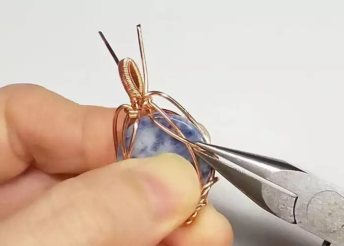 step5:カボション下の放射状装飾2
