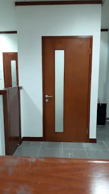 pintu kantor
